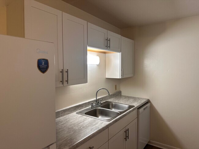 Building Photo - 3700 SW 29th Terrace