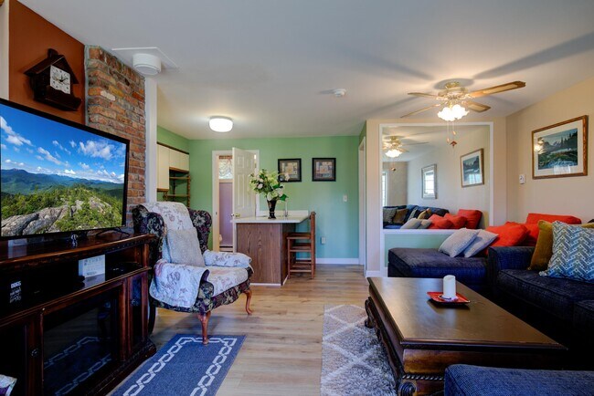 Foto del edificio - 98 Washington Rd