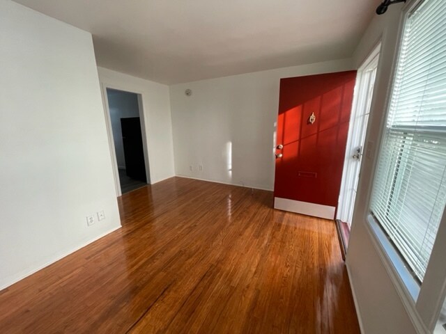 Building Photo - 1328 Yale St