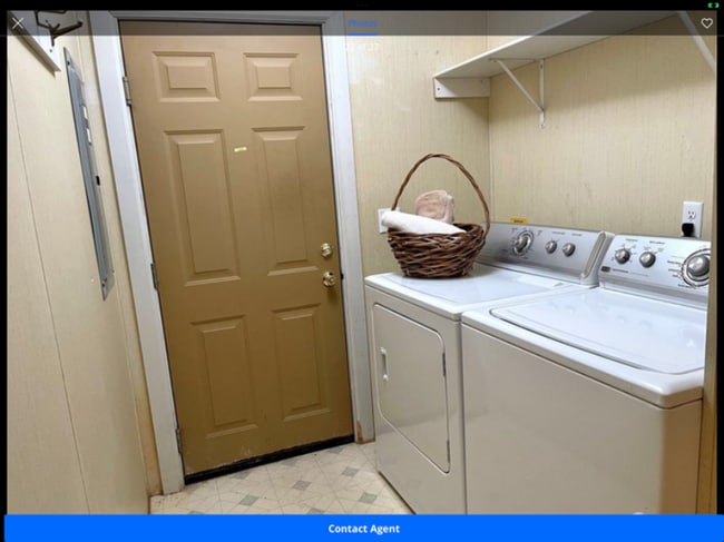 Building Photo - 2061 Victoria