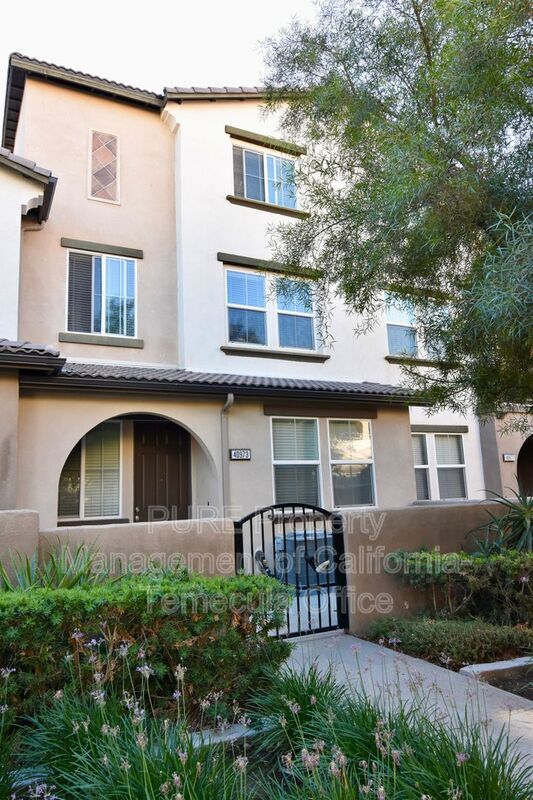 Building Photo - 40973 Lacroix Avenue'