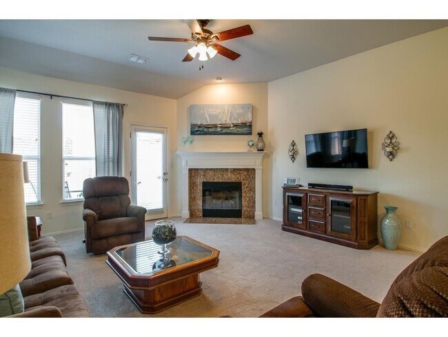 Building Photo - 300 Granger Cir