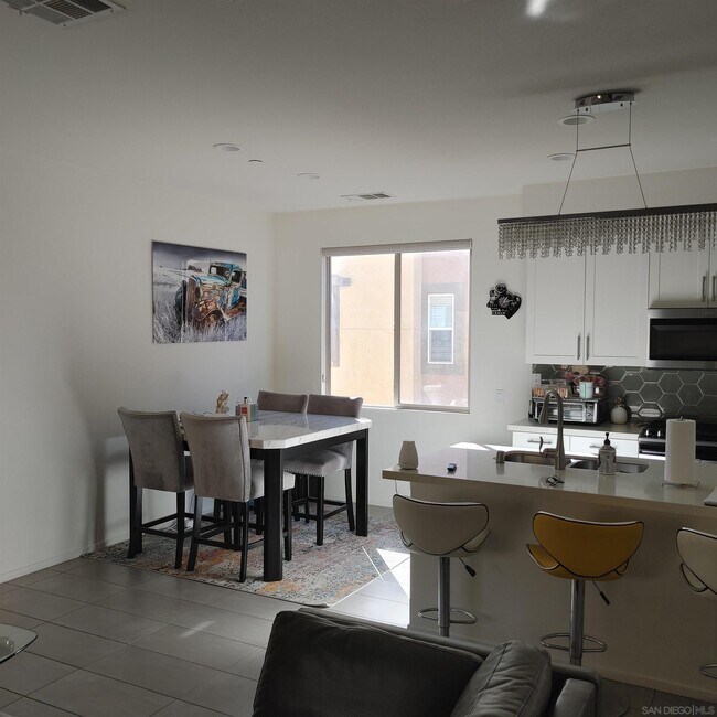 Building Photo - 1329 Via Lucero