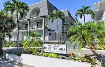 Building Photo - 4013 N Ocean Dr