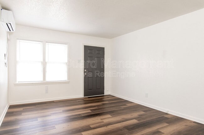 Building Photo - 3205 S Waco Ave