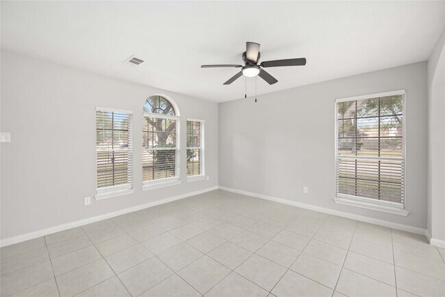 Building Photo - 7003 Apple Oak Ct