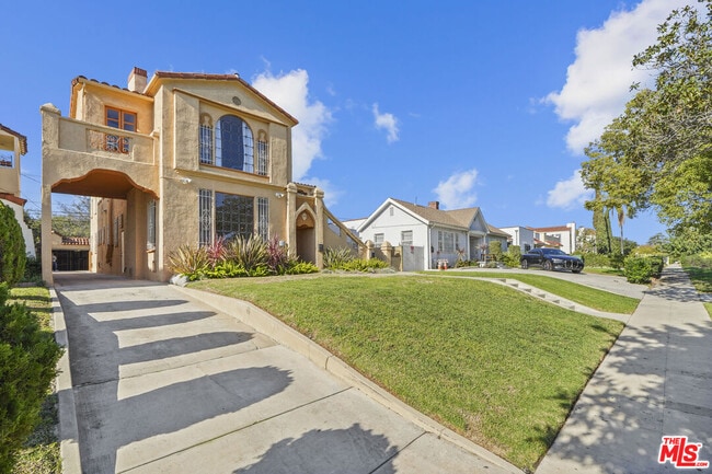 Foto del edificio - 1143 S Rimpau Blvd