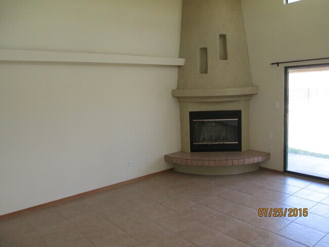 Foto del edificio - Beautiful 3 Bedroom, 2 Bathroom, Available...