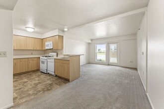 Building Photo - Tall Oaks Apartment Homes