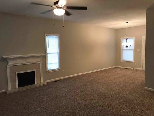 Foto del edificio - 5415 Twin Lakes Dr
