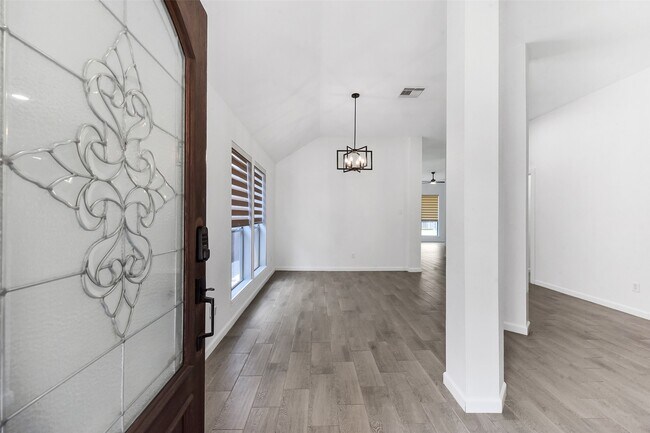 Foto del edificio - 13021 Castlewind Ln