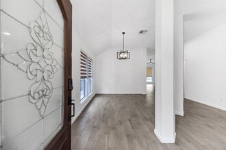 Building Photo - 13021 Castlewind Ln