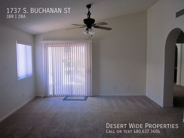 Foto del edificio - Beautiful 3 Bedroom / 2 Bath Home Located ...