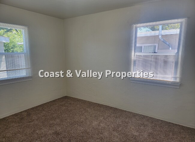 Foto del edificio - 226-228 Lang Street, Salinas, CA 93901