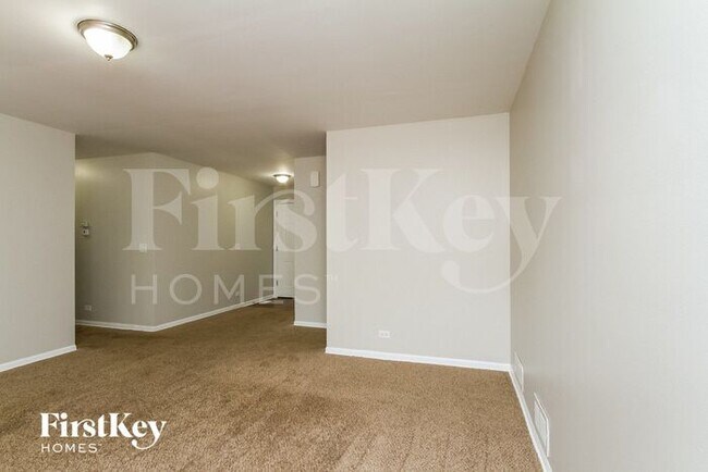 Building Photo - 545 Dalton Ln