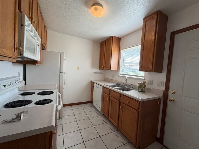 Foto del edificio - 2 bed/1.5bath Condo in Chatham. $1200