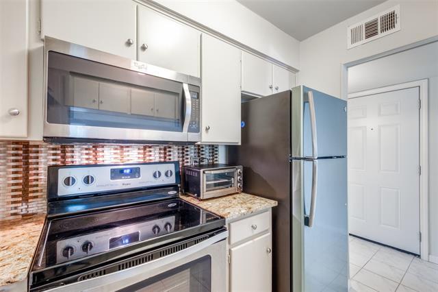 Foto del edificio - 5881 Preston View Blvd