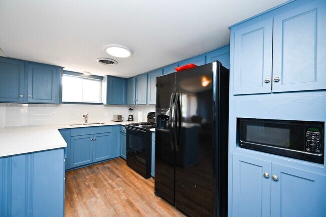 Foto del edificio - 4723 Merwin St