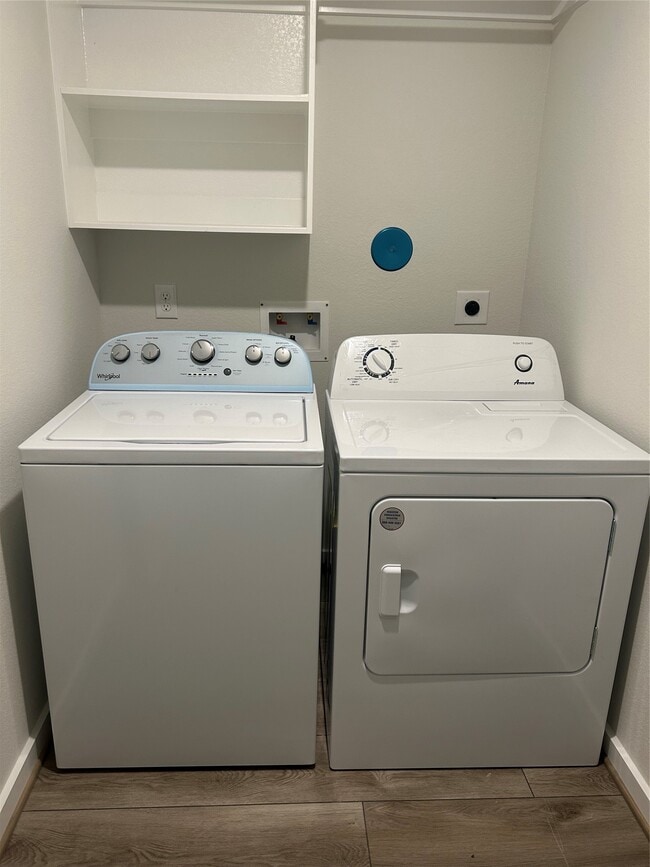 Building Photo - 4656 Peony Grn Dr