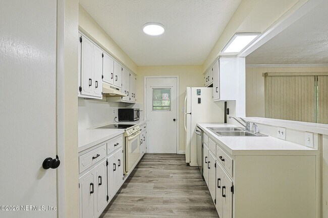 Foto del edificio - 3475 Baker Rd