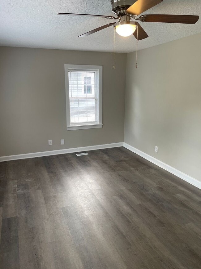 Foto del edificio - 1710 Gray Ave NE