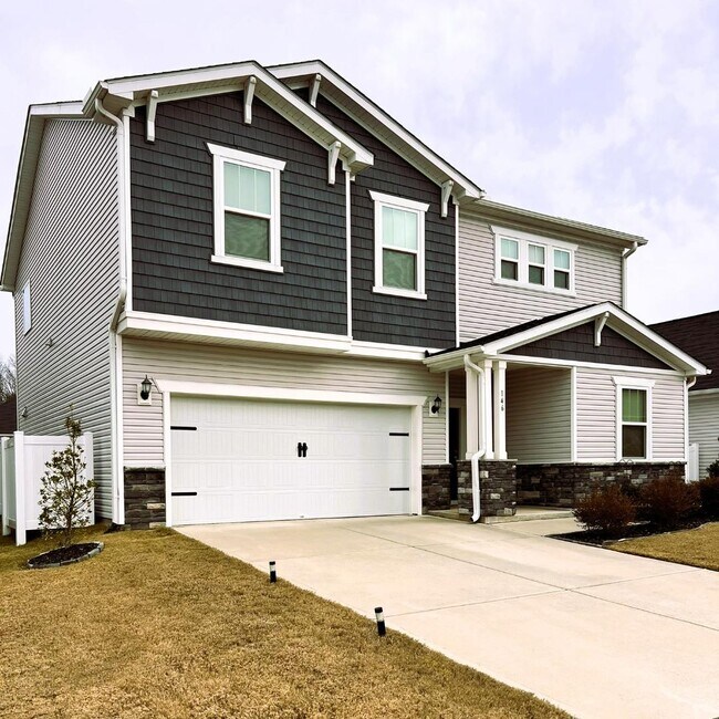 Foto del edificio - 146 Willow Grove Ln