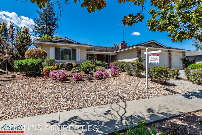 Building Photo - 4 br, 3 bath House - 6767 Glenview Drive