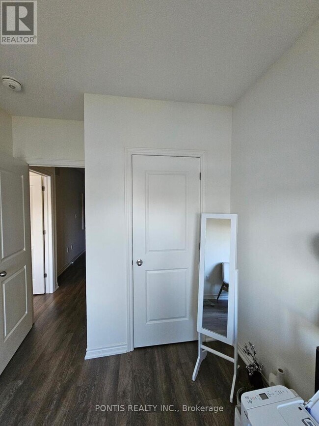 Photo du bâtiment - 1227 Rexton Dr