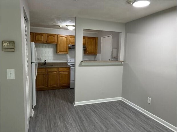 Building Photo - 55 Elmwood Park