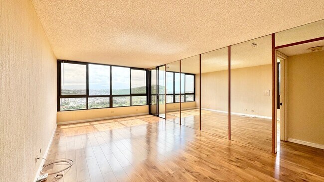 Foto del edificio - HIGHLY DESIRABLE 2 BED/2 BATH SPECTACULAR ...