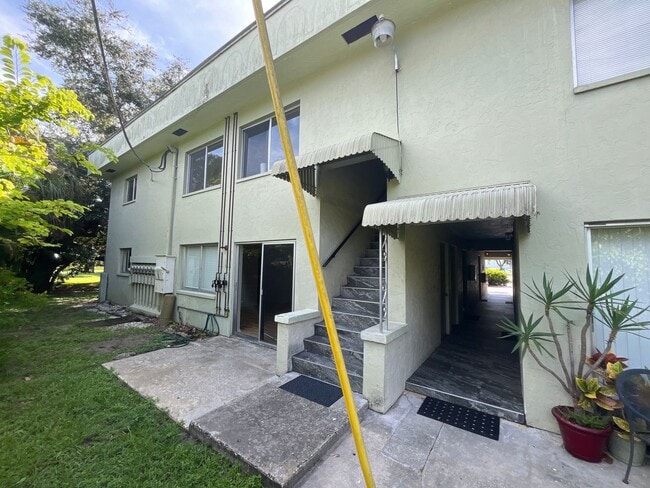 Building Photo - 2628 NA