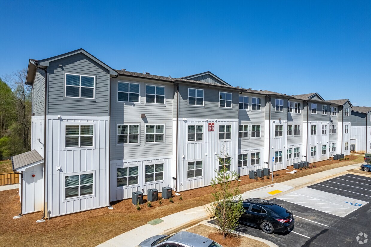 The Pointe at Concord Apartments in Jefferson, GA