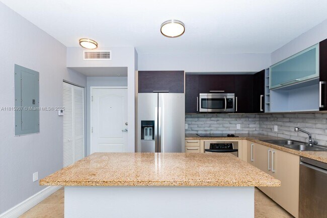 Foto del edificio - 500 NE 29th St