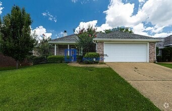 Building Photo - 667 Parker Pl