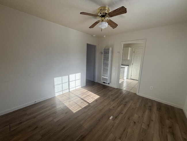 Building Photo - 1302 N Filbert St