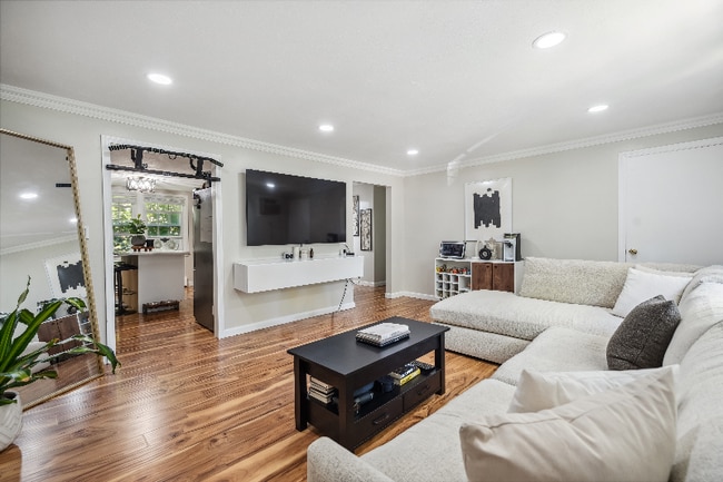 Foto del edificio - 13 Myles Standish Dr