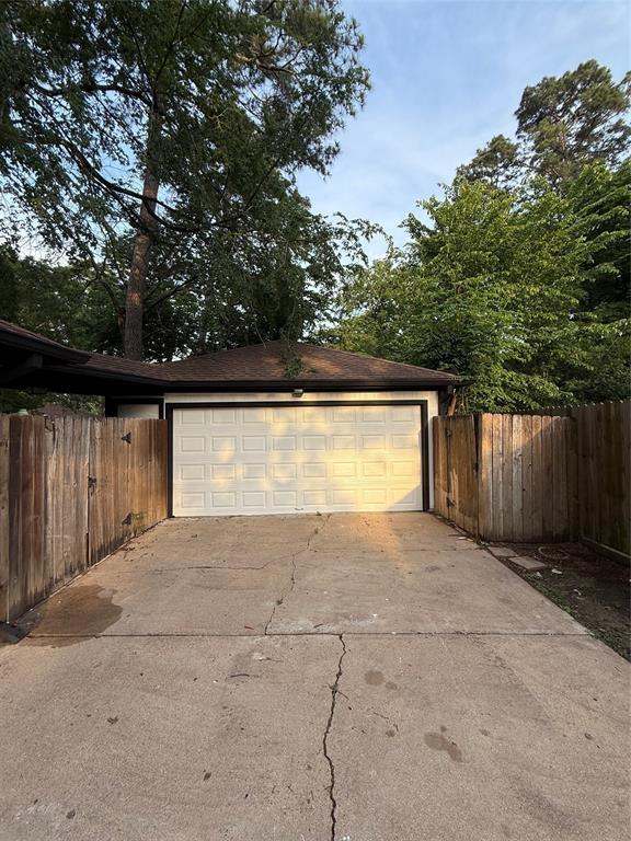 Building Photo - 15110 Forest Lodge Dr
