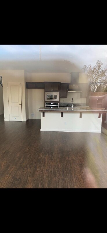 Building Photo - 5480 W Santa Barbara Dr