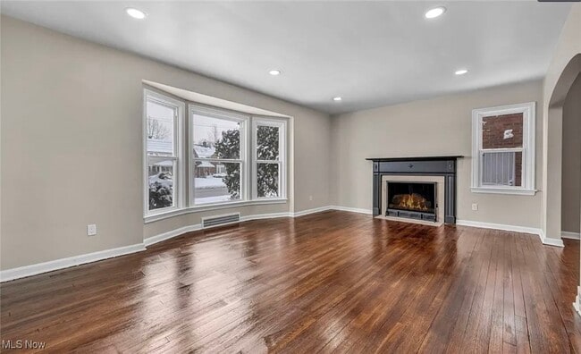 Foto del edificio - 13614 Cedar Rd