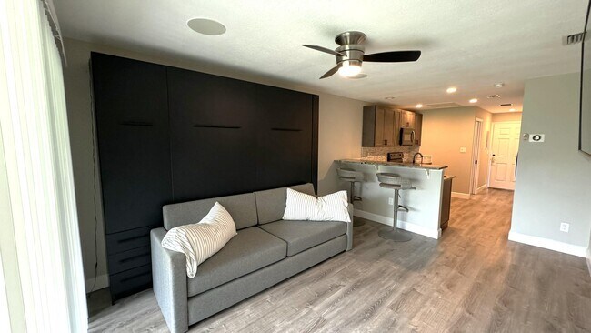 Building Photo - 4163 Dividend Ave