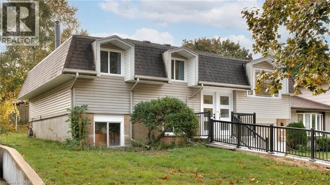 Building Photo - 170 Wheatfield Crescent