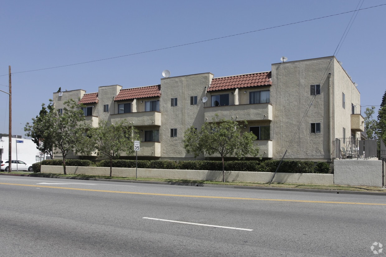 Primary Photo - 6402 Ben Ave