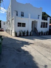 Building Photo - 4028 SW 11th St