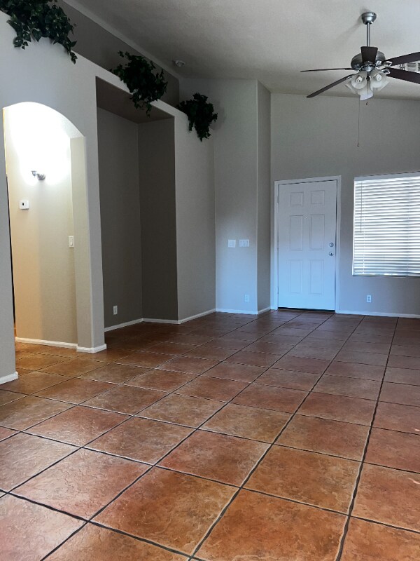 Foto del edificio - 8807 W Shaw Butte Dr
