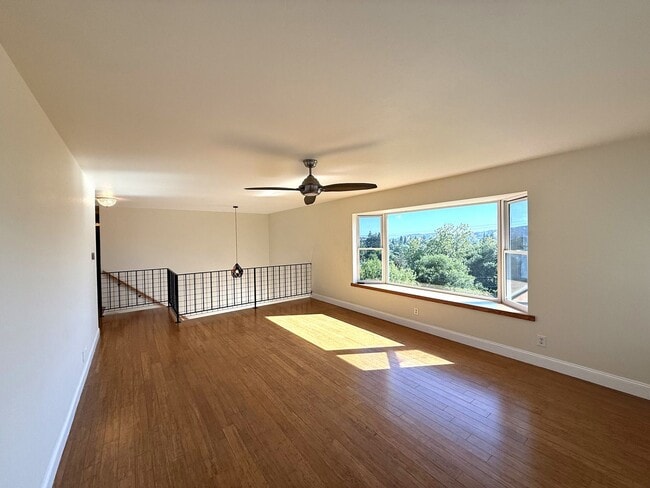 Foto del edificio - SPACIOUS 3BR/3BA NOVATO HOME WITH FLEXIBLE FLOORPLAN, LARGE FAMILY ROOM AND BONUS AREAS, GREAT OU...