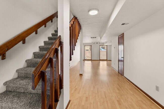 Foto del edificio - 2834 Estrella Brillante St NW