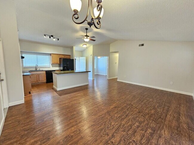 Foto del edificio - 6527 Pleasant Ave