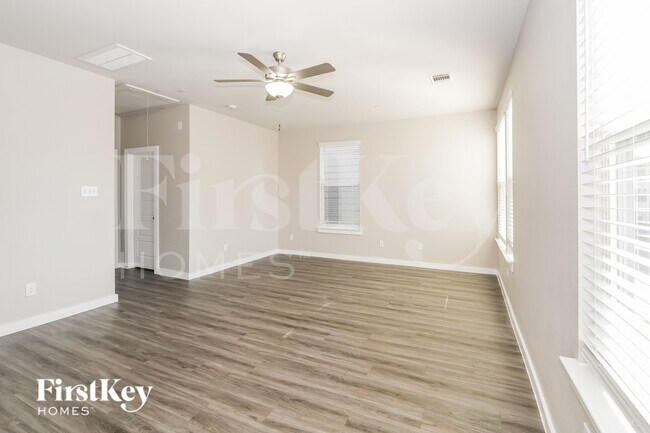 Foto del edificio - 309 N Centro Cir