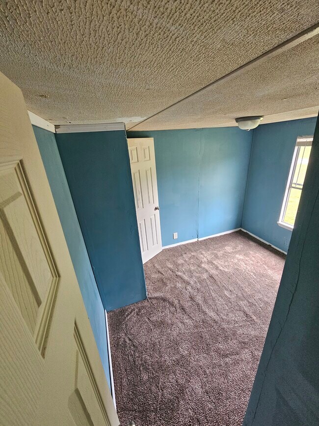 Building Photo - 9360 Cotton Ln