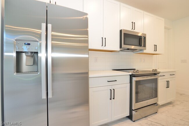 Building Photo - 26370 Coco Cay Cir
